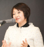 井上 ゆかり氏